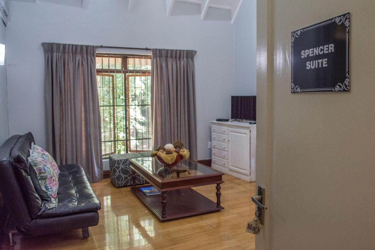 Bed & Breakfast Churchill House